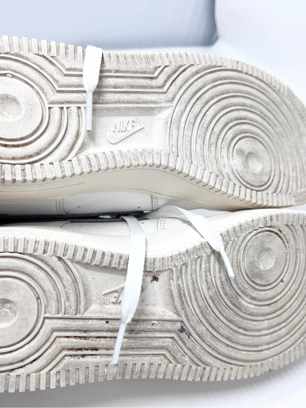 Nike white air